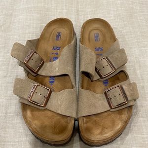 Birkenstock tan sandal
